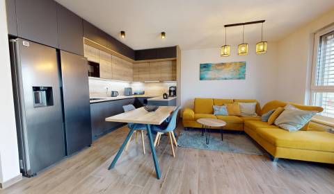 Na predaj nadštandardne zariadený 3 izb.byt, Trenčín, ul. Odevná