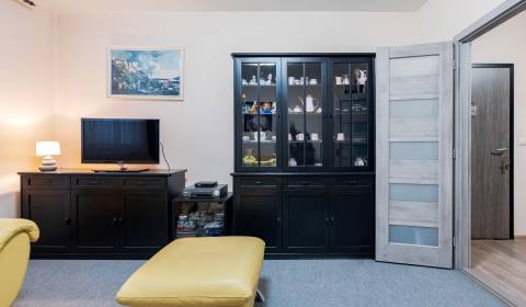 Predaj 4-izbového bytu, Vyšehradská, Vyšehradská, Petržalka