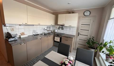 Na predaj  3-izbový byt v meste Rajec 