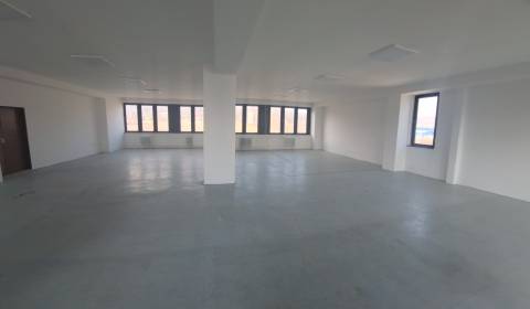 Prenájom priestoru  155 m2, Tulská ul., Zvolen-Západ