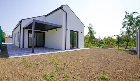 Bývaj ihneď !  Novostavba RODINNÝ DOM - Borčice 