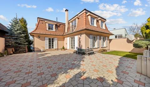 Ponúkame na predaj krásny rodinný dom na Bratislavskej ulici, BA.