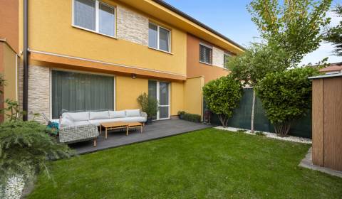 4-izb. rodinný dom s terasou a záhradou v pokojnej ulici – Bernolákovo