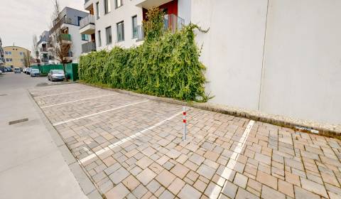 Parkovacie miesto Ružinov – Na piesku, uzavretý areál, kamera