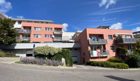 Prenájom 2 izbový 78 m2 + 30 m2 terasa,novostavba Koliba,zariadený