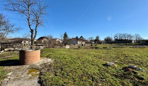 Pozemok na okamžitú výstavbu RD – siete, cesta, osvetlenie