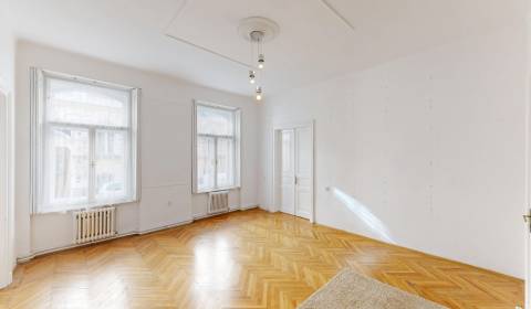Staromestský 3-izbový byt 132 m², 2 pivnice – Mateja Bela, Staré Mesto