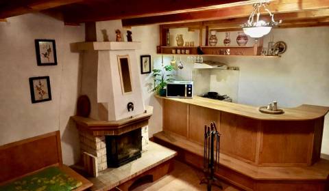 Chata v srdci Malých Karpát