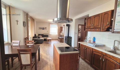 Na predaj 4i RODINNÝ DOM, pozemok 698 m², TERIAKOVCE