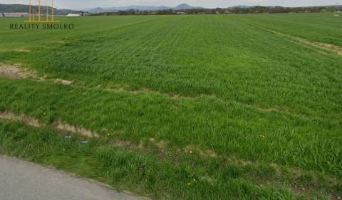 Na predaj pozemok v obci ZÁBORSKÉ