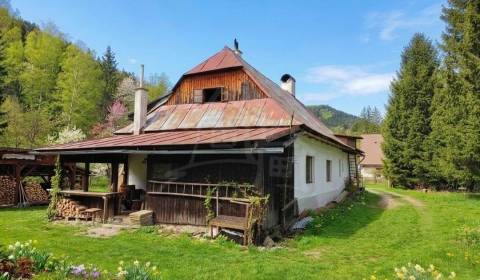 Útulná trojizbová chalupa v Starých Horách – ideálna pre turistov a ly