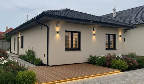 Nová výstavba 3 x 4iz. Novostavba Veselé pri Piešťanoch