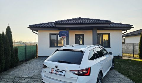 Tehlová novostavba s bazénom a terasou – Geča pri Košiciach