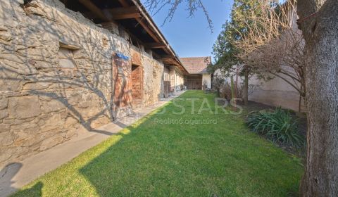 REZERVOVANÉ !!! dom s veľkorysým pozemkom 1 724 m², Čachtice 