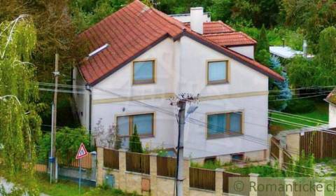 Rodinný 6-izbový dom - s hosťovským domom v podhorskej obci Jedľové Ko