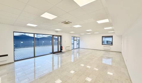 Na prenájom obchodný priestor / showroom v Lamači – 71,5 m²