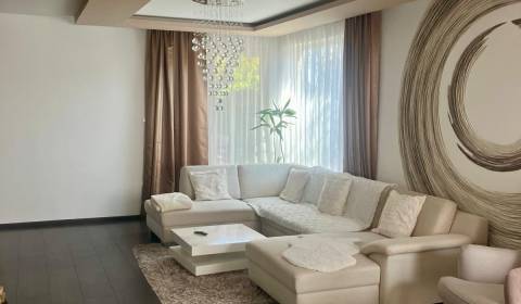  RD pri jazere v Hrubej Borši. 