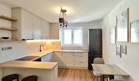 PRENÁJOM Nadštandardný dvojizbový byt, Žilina - centrum 