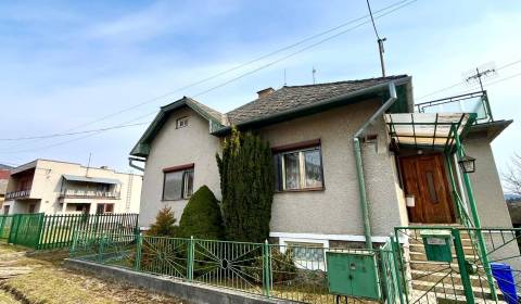 Priestranný rodinný dom - Betliar