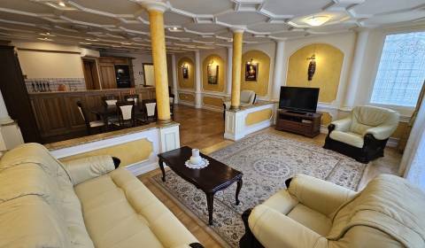 Novostavba 4 izbový byt terasa, parkovanie, Zámocká ulica, Staré Mesto