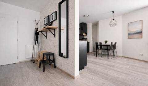 Moderný zariadený 2-izbový byt s balkónom a bezproblémovým parkovaním 