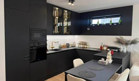 PREDAJ : LUXUSNÝ 3 IZBOVÝ BYT V NOVOSTAVBE, KOMÁRNO