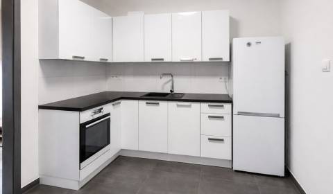 *PRENAJATÝ*Na prenájom: 2-izbový byt na Kostolnom námestí v Kežmarku