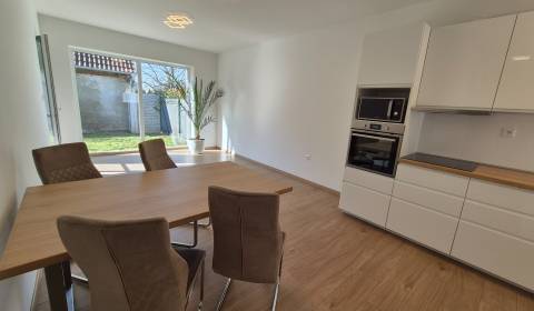 Prenájom pre náročných, rodinný dom, P, v súkromí, Mostová