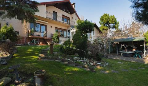 Nadštandardný rodinný dom v centre Bernolákova