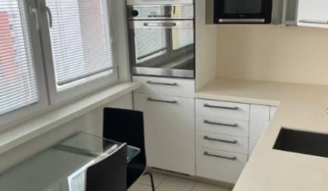 Prenájom 2 izbový byt s lodžiou, Tranovského ulica, BA IV. Dúbravka