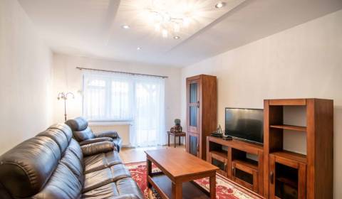 Krásny 5-izbový rodinný dom so záhradou v Stupave