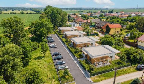 Predáme pozemok s Územným rozhodnutím na výstavbu 4 domov.Odpočet DPH 