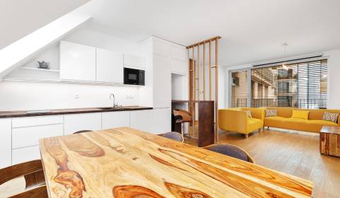 | Prenájom 3-i bytu s parkovacím státím v Starom Meste