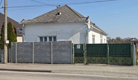 Na predaj rodinný dom v obci Sap, v tesnej blízkosti Dunaja.