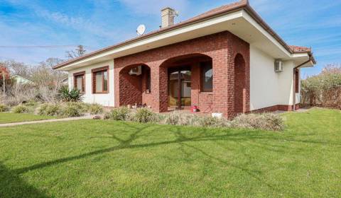 ÚTULNÝ 4 IZBOVÝ RODINNÝ DOM, LESNÉ KRAČANY 