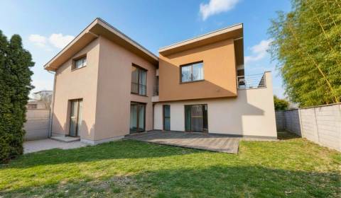 5-izbový dom 160m² + pozemok 529m² | Podunajské Biskupice