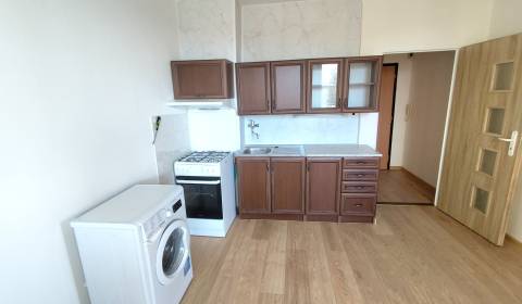 Na prenájom 1-izbový byt - Nové Zámky