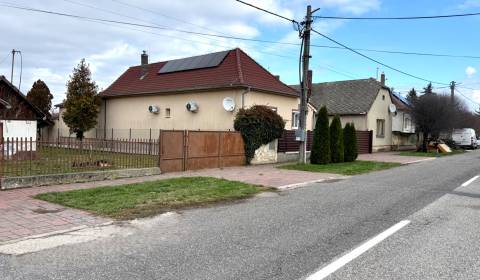 Na predaj pozemok 1065 m2, obec Dobrohošť v blízkosti Bratislavy