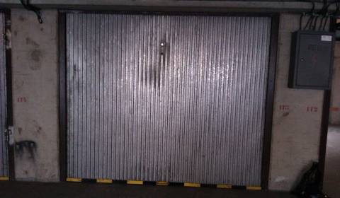 Garáž, ul. Dvojkrížna, Vrakuňa