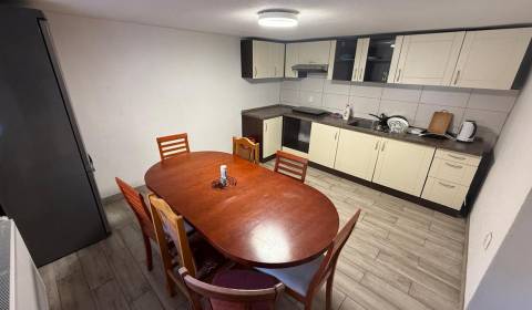 Rodinný dom na predaj, 6412 m2,  Podkriváň