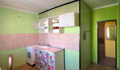 Priestranný 2-izbový byt s potenciálom zmeny dispozície- Šaca