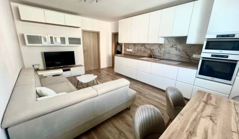 Krásny klimatizovaný 3 izbový byt Muškát 800,- Eur