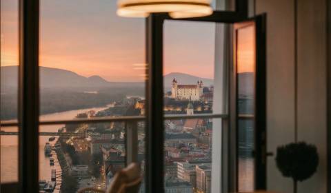 NUERA︱EUROVEA TOWER 3i, výhľad na hrad, 131m2, 37 p. LUX