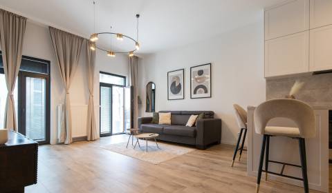 Zariadený byt s parkovaním, Staré Mesto