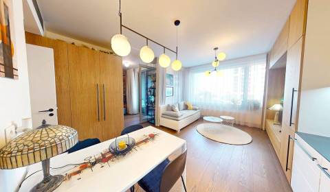 PREDAJ 2i byt SKY Park veža 2 Bratislava downtown