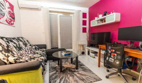 Na predaj luxusný 1-izbový byt s terasou, 45 m², Ružinov - Hrachová