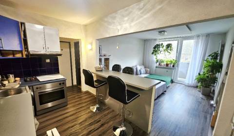 3 izbový byt Bánovce nad Bebravou 67 m2 / 3x BALKÓN / PIVNICA /
