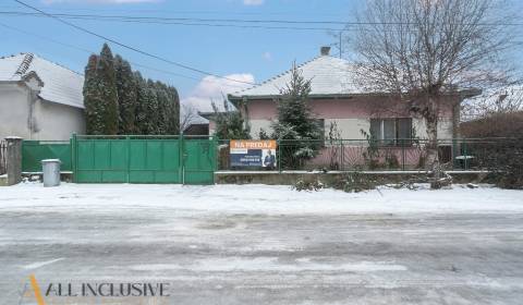 Na predaj 4-izbový rodinný dom, Gabčíkovo