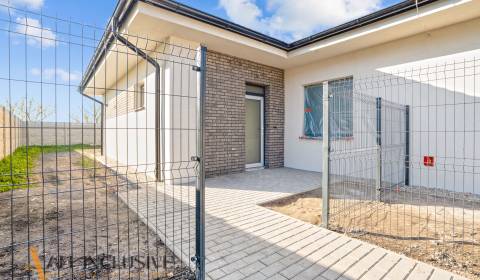 AKCIA l NA PREDAJ RODINNÝ DVOJDOM - NOVOSTAVBA,ČECHOVÁ