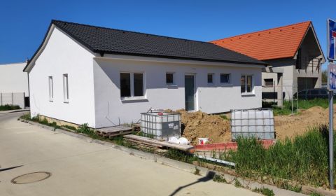 Novostavba rodinného domu-bungalov, Sokolovce
